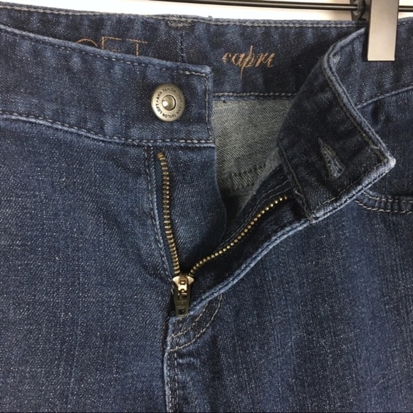 LOFT Jeans Capri Crop Dark Wash Stretch Denim Minimalist Casual Classic Size 2 - Picture 3 of 7